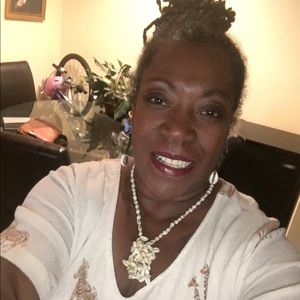 Meet your Posher, Yvonne